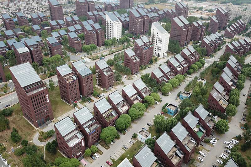 上海石材幕墙公司的建筑施工注意事项
